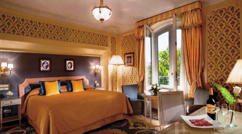 Vista al exterior - hotel Ritz - Los Hoteles Más Caros de Madrid | Hoteles de Lujo con 5 Estrellas